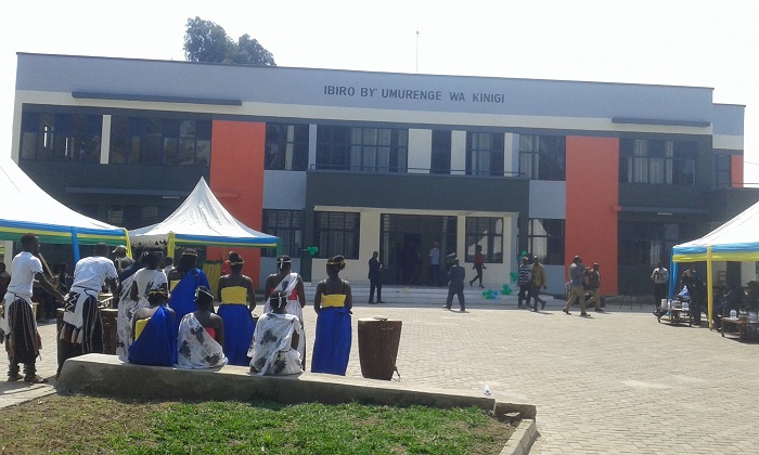 Byari ibirori ubwo hatahwaga ibyo biro bishya by'Umurenge wa Kinigi