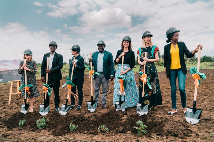 Ubwo batangizaga igikorwa cyo kubaka ikigo cy'ubushakashatsi
