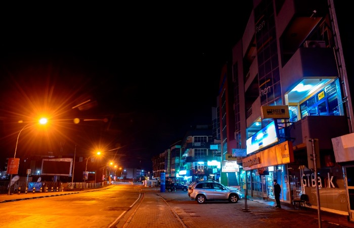 Amaduka y'ubucuruzi ku Gisimenti