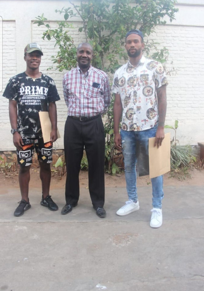Ngandu Omar na Bigirimana Abed bari i Bujumbura bamaze gusinyira Kiyovu Sports