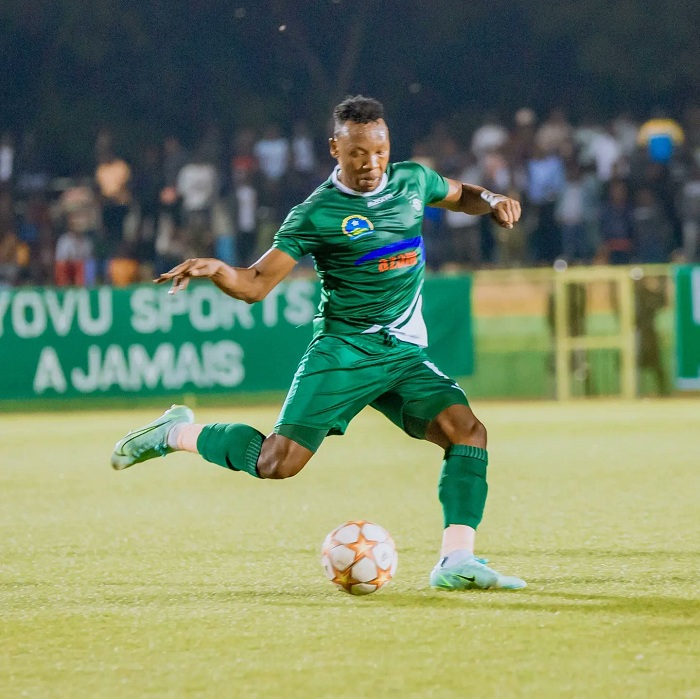 Nsabimana Aimable ari muri ba myugariro Kiyovu Sports irimo kugenderaho