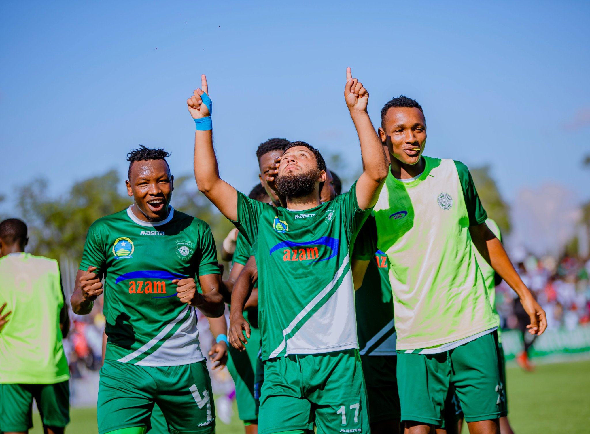 Riyaad Nordien yishimira igitego yatsindiye Kiyovu Sports 