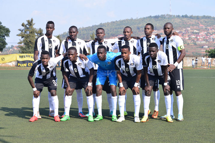 Batanu mu bagize iyi foto bamaze kuva muri APR Fc