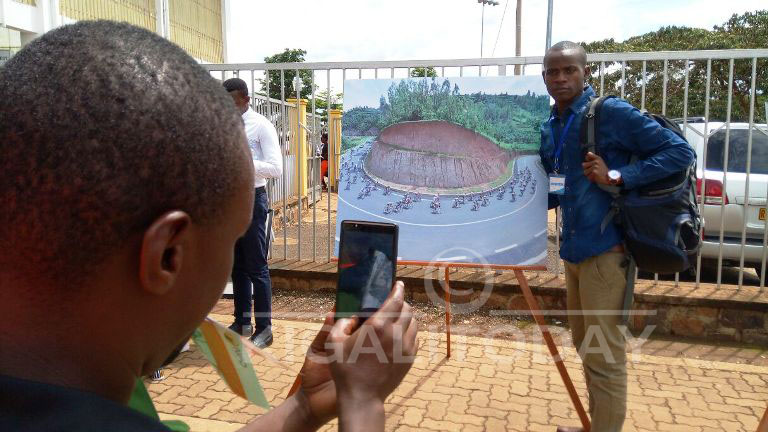 Yakunze iyi foto ahita ayifotorezaho 