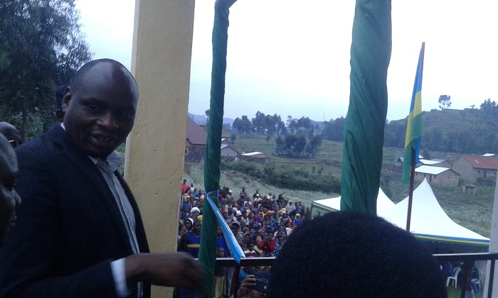 Umuyobozi w'Akarere wungirije ushinzwe iterambere ry'ubukungu, Habanabakize Jean Claude, ni we wafunguye ibyo biro ku mugaragaro