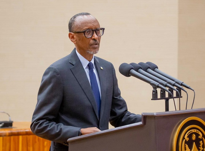 Perezida Kagame yashimye imirimo y'abagize EALA