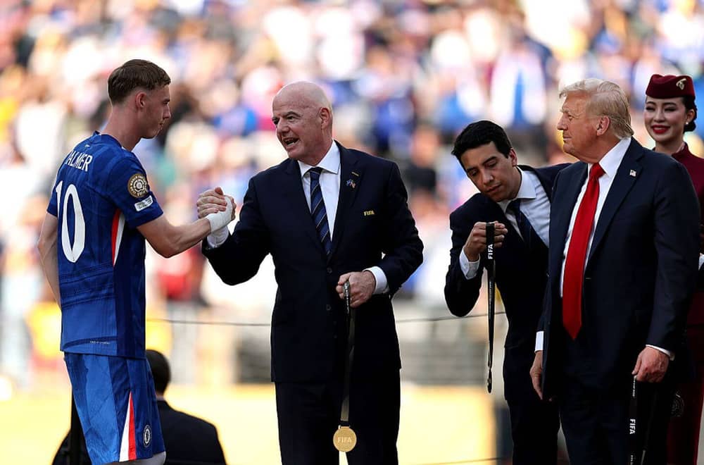 Perezida wa FIFA aganira na Cole Palmer 
