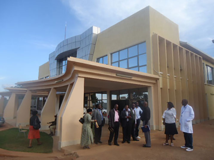 Abarwayi baranenga abaganga batubahiriza randez-vous babahaye.