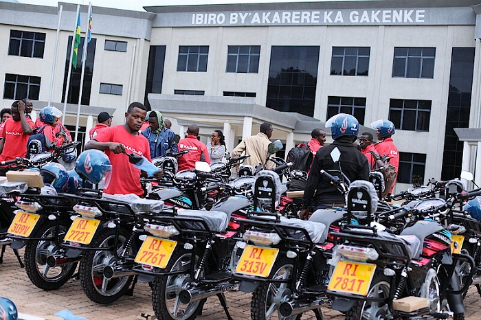 Ku ikubitiro ba Gitifu 18 ni bo babimburiye abandi mu guhabwa Moto muri aka Karere ka Gakenke