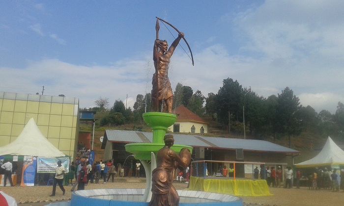 Ku Kirenge ahari amateka y'ikirenge cya Ruganzu hashyizwe ikigo ndangamurage gikubiyemo amateka yo hambere