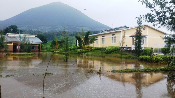 Ku murenge wa Rugarama naho huzuye amazi.