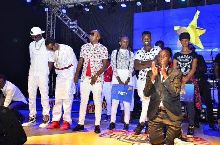 Ku rubyiniro Senderi yarapfukamaga agasenga asaba Imana ko yamufasha agakomeza