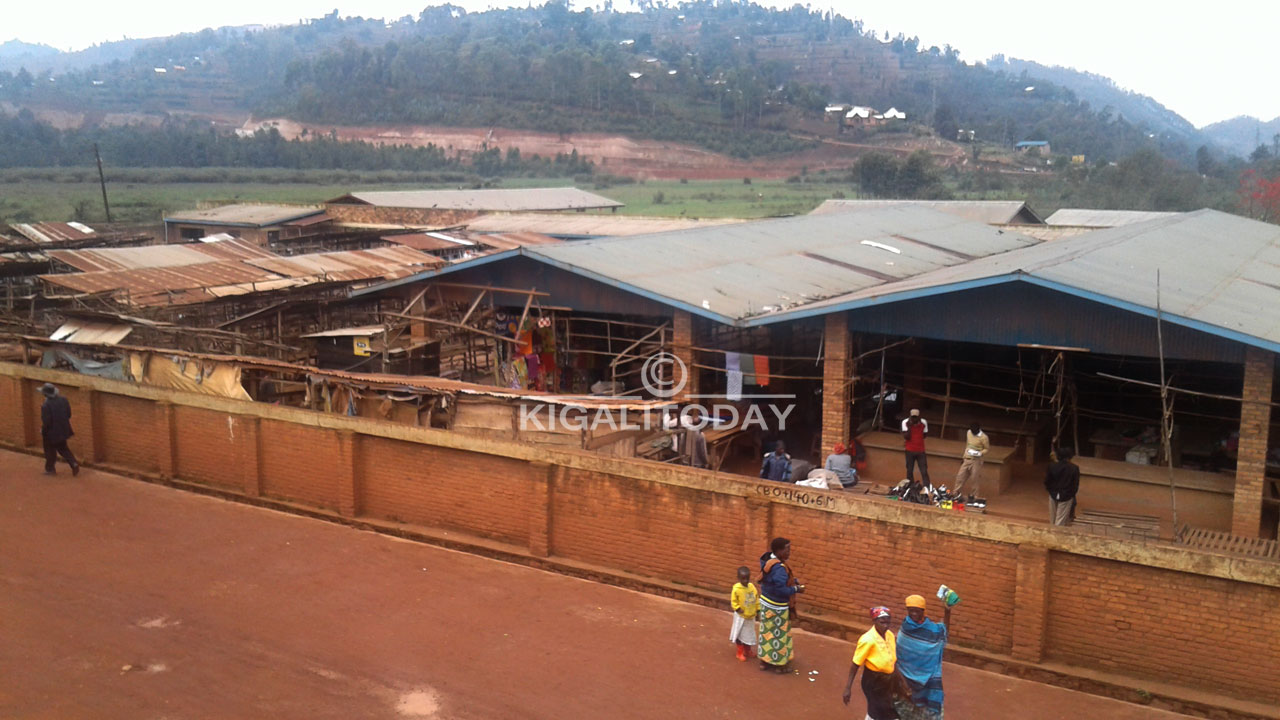 Iri soko ntirigira ubwiherero abarigana bikinga inyuma yaryo bakahasiga umwanda