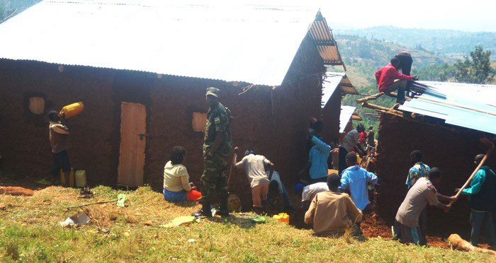 Abubakiwe amazu bishimiye ko bagiye kuba heza.