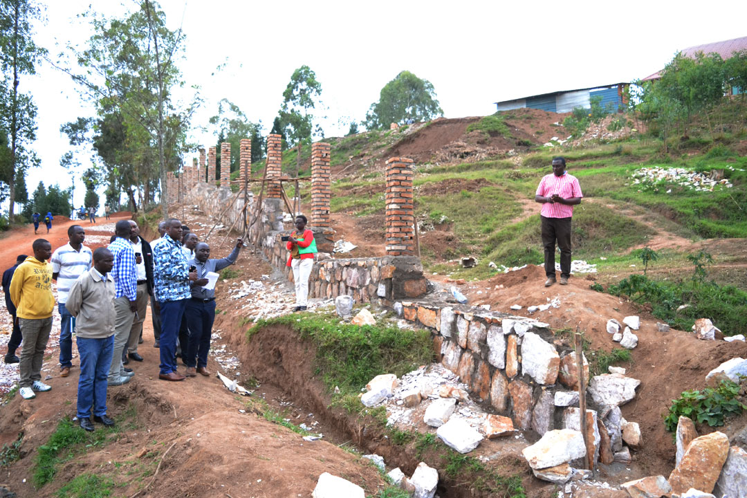 Kubaka uruzitiro ngo byatumye abaturage batekereza ko bagiye gufungirwa inzira
