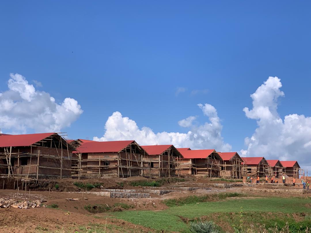 Ni Umudugudu watangiranye no kubaka inzu 60 biteganyijwe ko zizaba zatujwemo imiryango bitarenze mu ntangiro za Nyakanga 2024