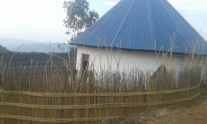 Iyo nzu ni yo ikorerwamo imihango yo kubandwa no guterekera