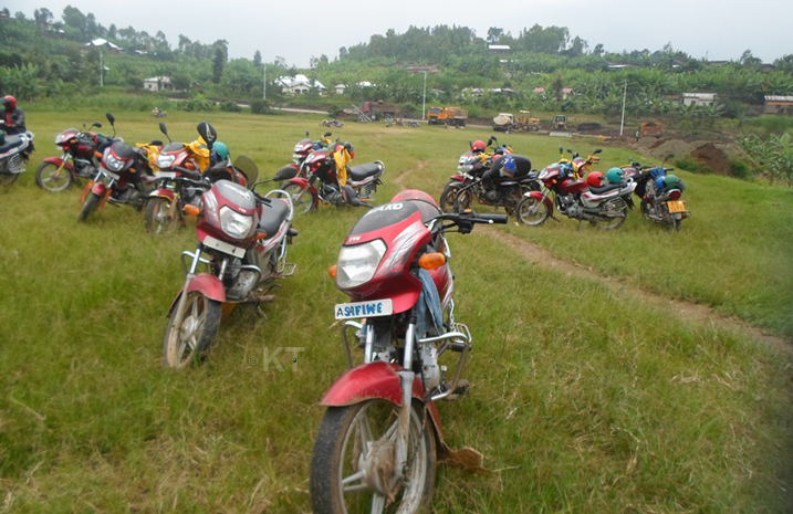 Kubera uburemere bw'inama, byatumye moto zirirwa ziparitse.