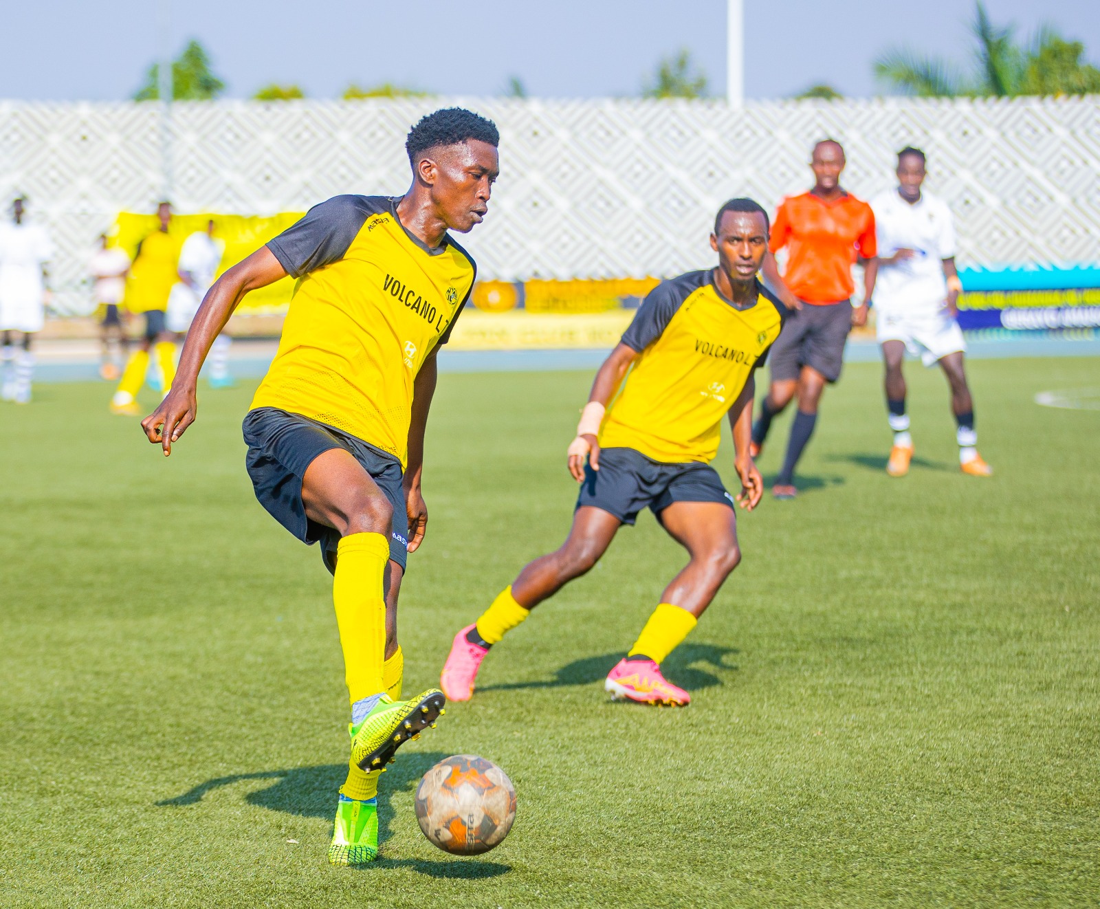 Kubwimana Cedric bakunda kwita Jay Polly ukina inyuma ku ruhande rw'iburyo