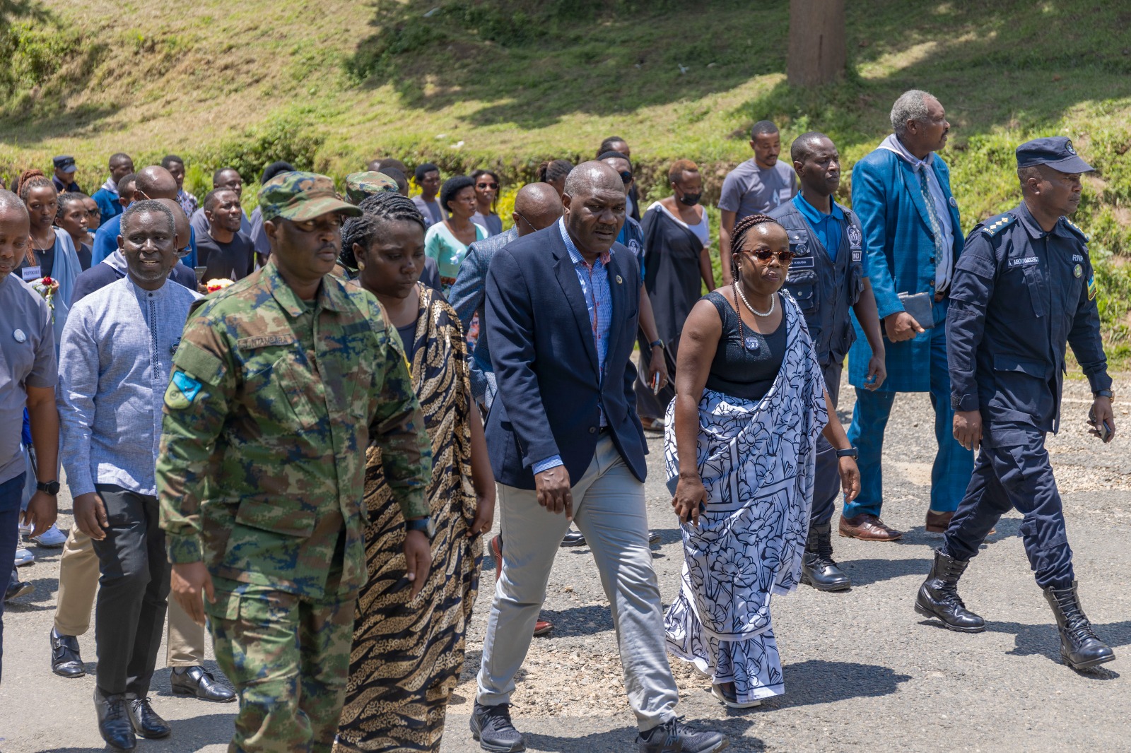 Bakoze urugendo rwo kwibuka abazize Jenoside biciwe i Nyamishaba