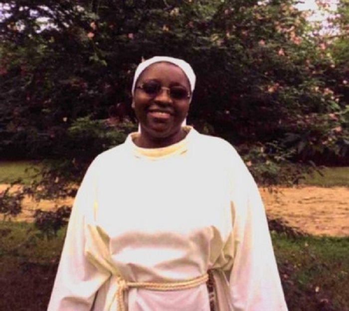 Kugeza ubu Alphonsine Mumureke wabonekewe ku nshuro ya mbere ni Umubikira