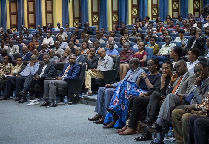 Kumurika igitabo byitabiriwe n'abantu benshi, barimo na Madame Jeannette Kagame