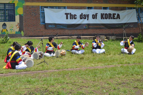 Kuvuza utugoma duto biri mu muco wa Koreya.