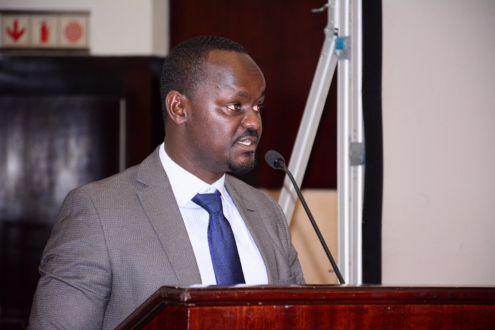 Dr Nyemazi yemeza ko mu rwego rw'ubuvuzi abakozi bakiri bake