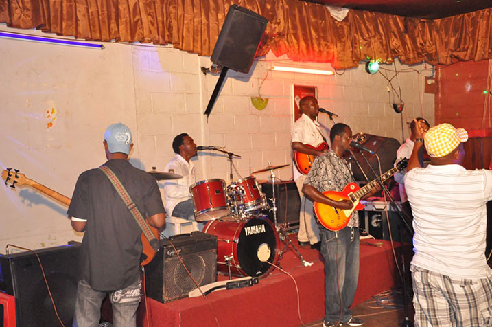 Kwa Venant hari Orchestre yacurangaga igisope.