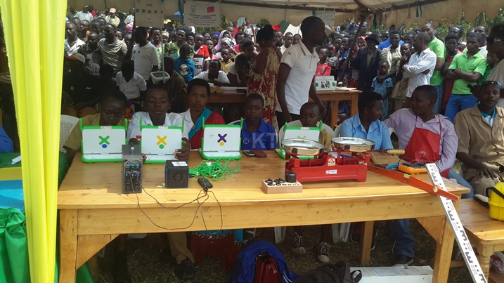 Abaturage bavuga ko ukwibihora banakubonera mu burezi kuri bose bagejejweho.