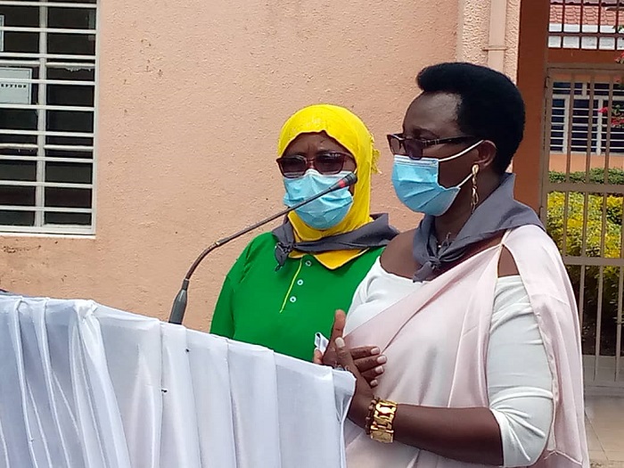 Nzitabimfura Immaculee ni umwe mu bashengurwa no kuba ababo bariciwe mu nzu yatangirwagamo ubutabera