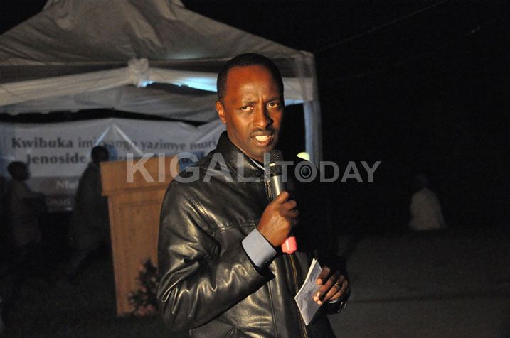 Guverineri w'Intara y'Amajyepfo, Munyantwali Alphonse nawe yitabiriye umuhango wo kwibuka imiryango yazimye. 