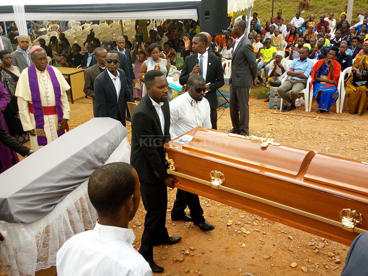 Muri uwo muhango hashyinguwe imibiri 11 y'Abatutsi bazize Jenoside yabonetse nyuma 