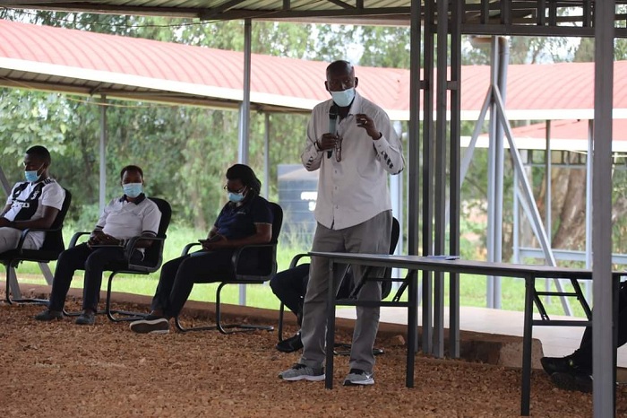 Senateri Ntidendereza aganiriza urubyiruko rwa Kicukiro nyuma y'umuganda