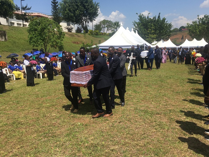 Abanyakamonyi bashyinguye mu cyubahiro imibiri iheruka kuboneka