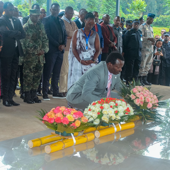 Meya w'Akarere ka Musanze, Nsengimana Claudien ashyira indabo ku mva