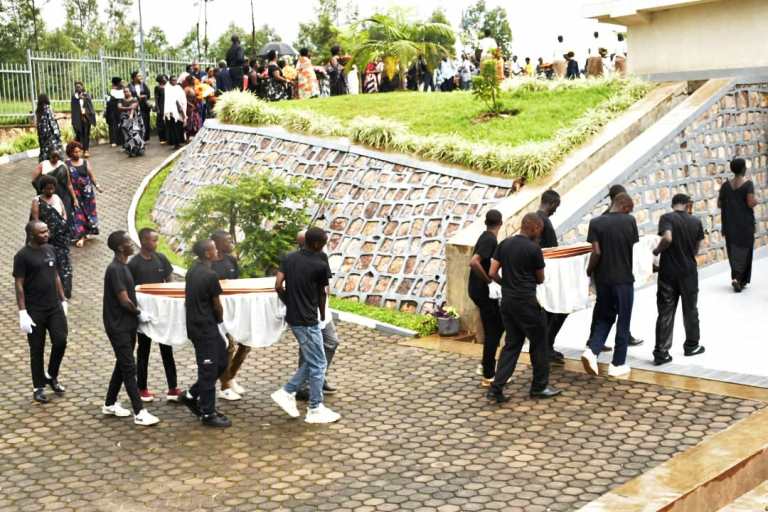 Bashyinguye mu cyubahiro imibiri 34