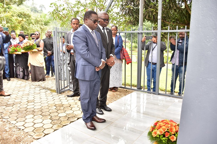 Guverineri Habitegeko avuga ko Politiki mbi yatumye Abanyarwanda bica bagenzi babo kandi ntihabeho guhana