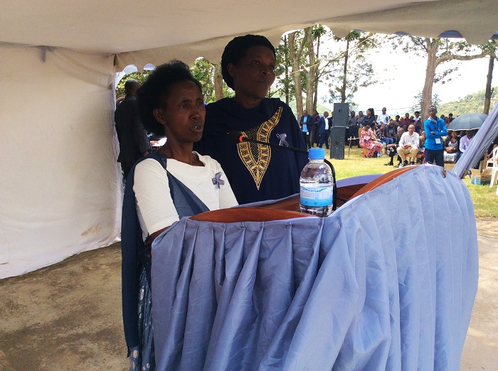 Mukansanga avuga ko kuba atanga ubuhamya byamufashije kubohoka agatangira gukira ibikomere