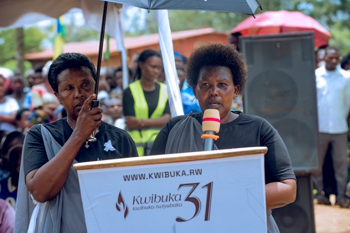 Mukarugwiza Francine warokokeye mu maranshi avuga ko bagifite agahinda ko kutabona ababo ngo babashyingure mu cyubahiro