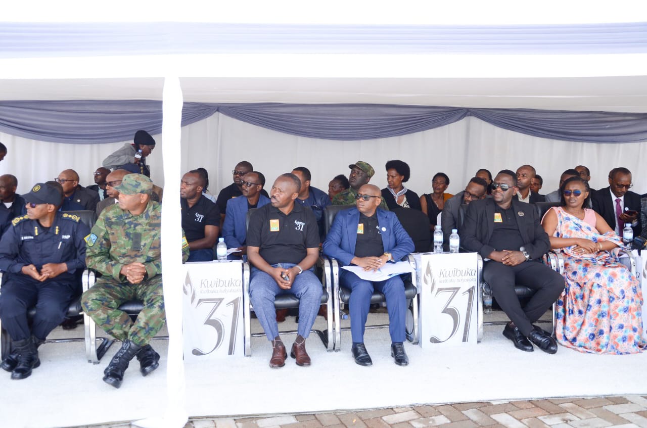 Abayobozi batandukanye bitabiriye igikorwa cyo kwibuka abikorera bishwe muri Jenoside yakorewe Abatutsi