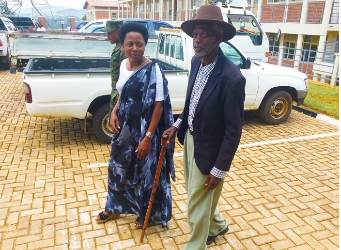 Kamanzi avuga ko Mbonyumutwa yitwaje gukubitwa hagamijwe kwica Abatutsi