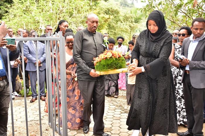 Bashyize indabo ahashyinguye imibiri y'Abatutsi biciwe mu Ngororero