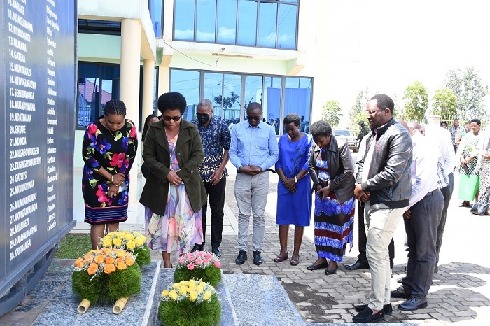 Abandi bakozi bunamiye bagenzi babo bazize Jenoside