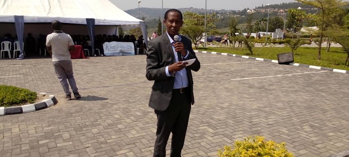 Dr. Namanya avuga ko bagiye kurushaho kunoza umurimo bakora batanga serivisi zinogeye umurwayi