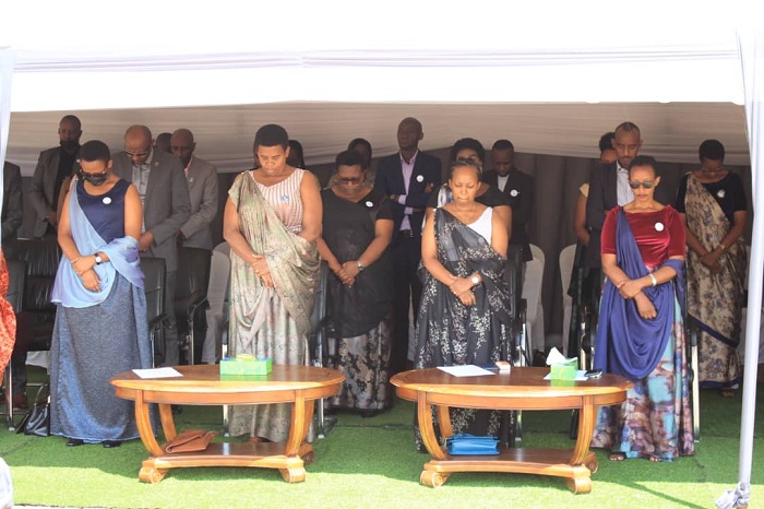 Hafashwe umunota wo kunamira no kwibuka abagera ku bihumbi 45 bashyinguye mu rwibutso rwa Nyamata