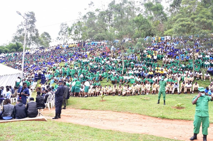 Urubyiruko rw'abanyeshuri rwitabiriye Kwibuka