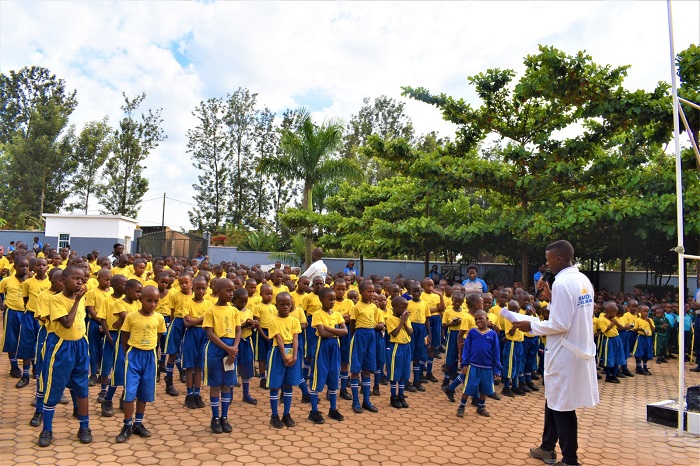 Abana bahabwa ubutumwa bubashishikariza kwirinda ingengabitekerezo ya Jenoside