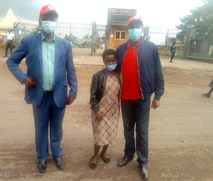 Nyiraminani Delphine ati ndimo gusoza amasomo muri INES-Ruhengeri kubera Croix-Rouge mu gihe ntigeze ngira inzozi zo kwiga kubera ubukene 