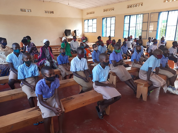 Abana bakangurirwa kudata ishuri ngo bajye gukorera amafaranga